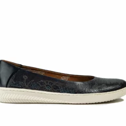 Women's Baretraps Nadra Flats
