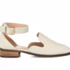 Women's Journee Collection Loreta Flats
