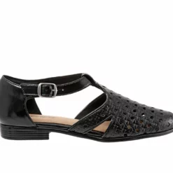 Women's Trotters Leatha Open Weave Flats