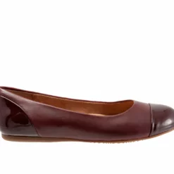 Women's Softwalk Sonoma Cap Toe Flats