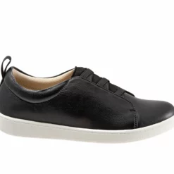 Women's Trotters Avrille Sneakers