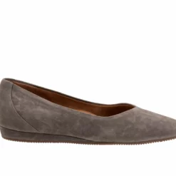 Women's Softwalk Vellore Flats