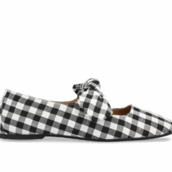 Women's Journee Collection Seralinn Flats