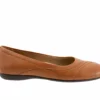 Women's Trotters Sasha Flats