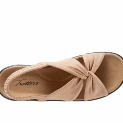 Women's Trotters Nella Sandals -Shoe Sales Shop 113754 233859 6