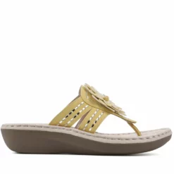 Women's Cliffs By White Mountain Cupcake II Flip-Flops