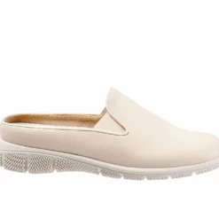 Women's Trotters Uma Clogs