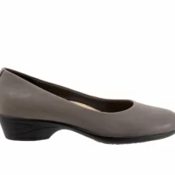 Women's Trotters Rozalin Low Heel Pumps